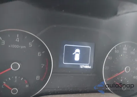 2018 Kia Sportage Lx z USA, uszkodzony, nr VIN KNDPMCAC2J7337744